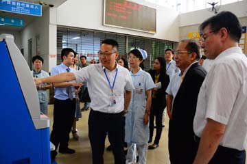 演示自助機(jī)使用2.JPG