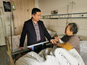 林力院長(zhǎng)慰問(wèn)2.jpg
